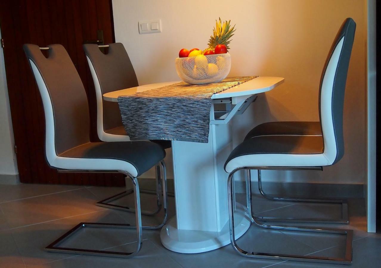 Apartmani Porat Malinska Exteriör bild